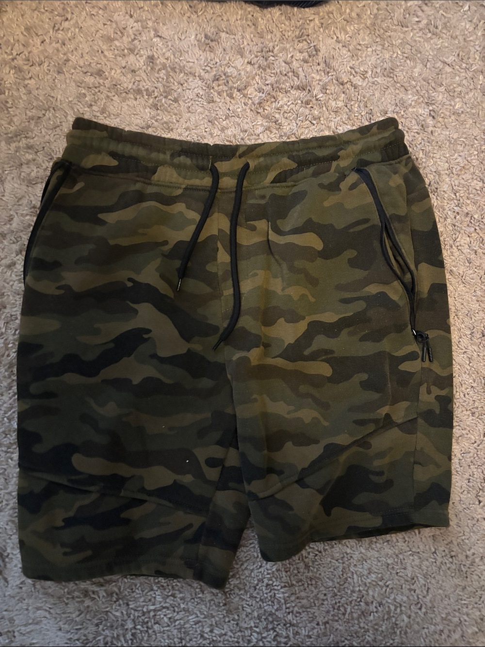 Camouflage Men's Knit Drawstring Shorts - Olive Camo